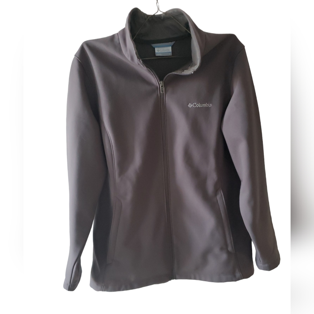 Womens Columbia size LG color grey,‎ full zip up Jacket 2 pocket
